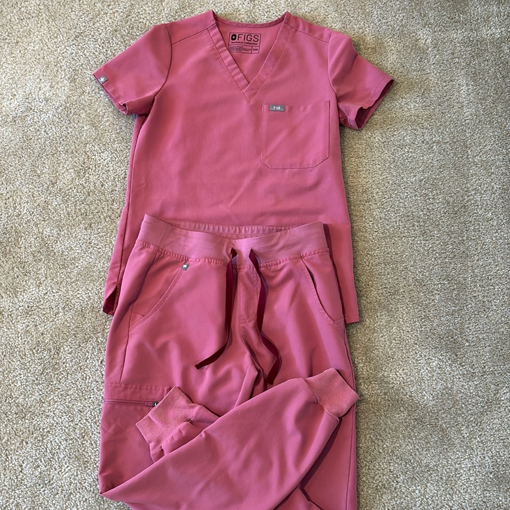 Figs scrubs Quartz pink